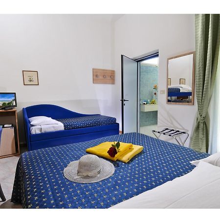 Hotel Losanna غابيتّشي ماري المظهر الخارجي الصورة