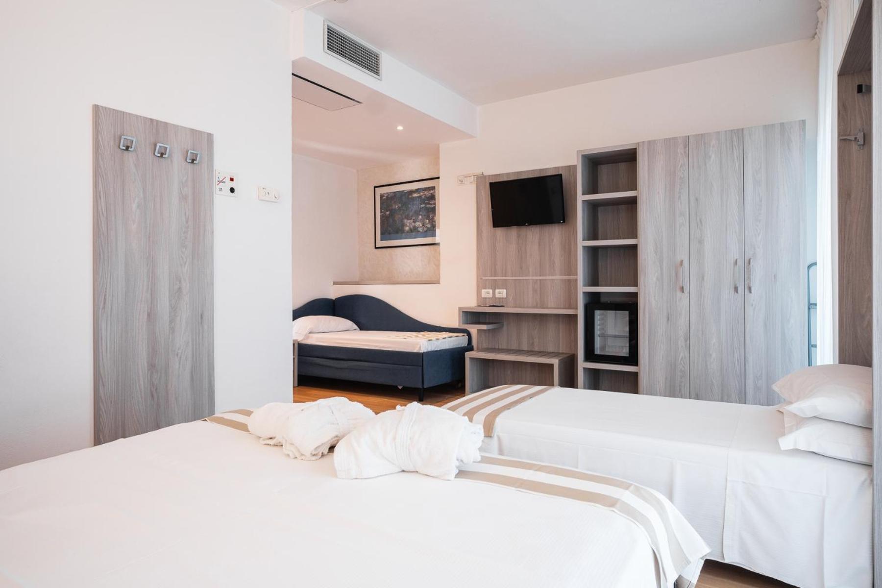 Hotel Losanna غابيتّشي ماري المظهر الخارجي الصورة