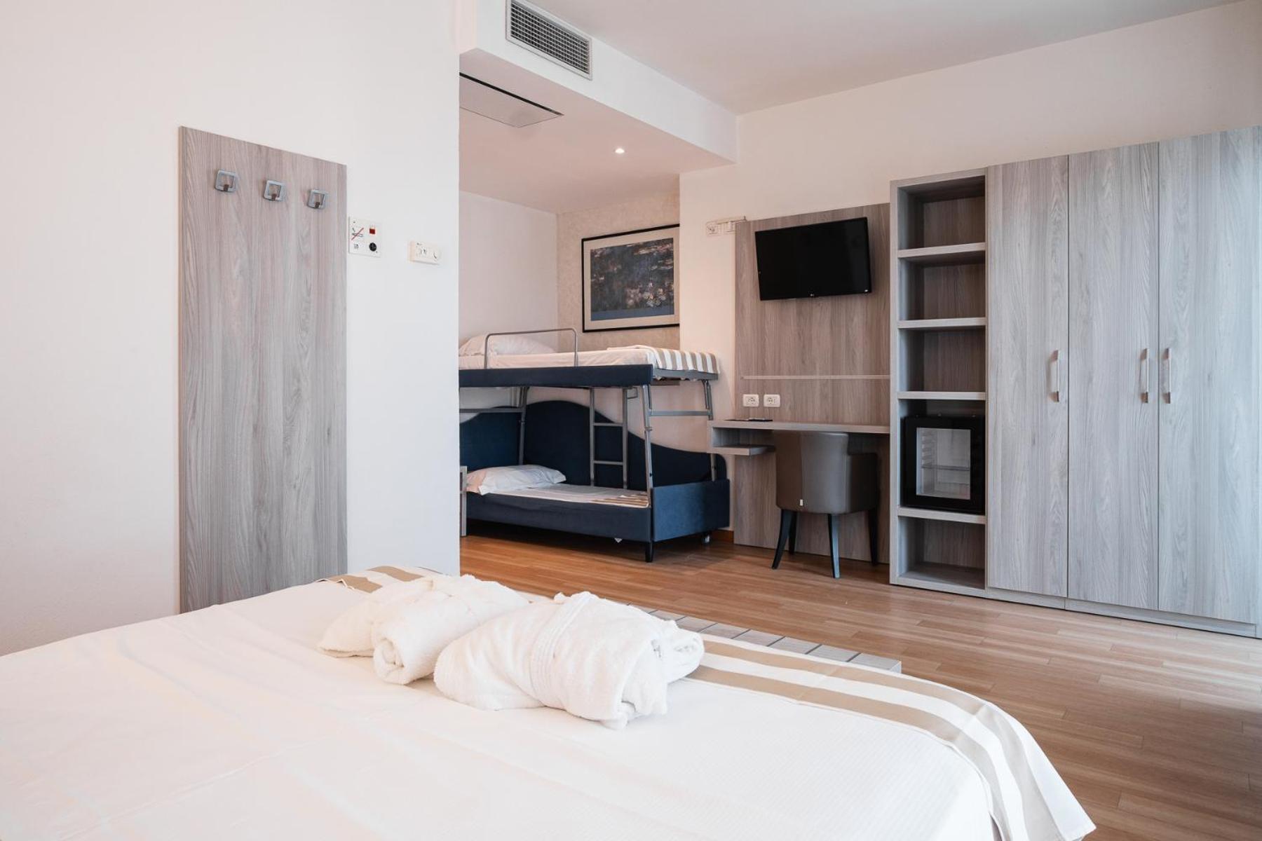 Hotel Losanna غابيتّشي ماري المظهر الخارجي الصورة